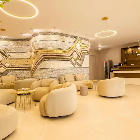 Royal Bay & Aqua Park Hotell 4*