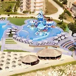 Royal Bay & Aqua Park Hotel