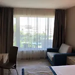 Royal Bay & Aqua Park Hotel