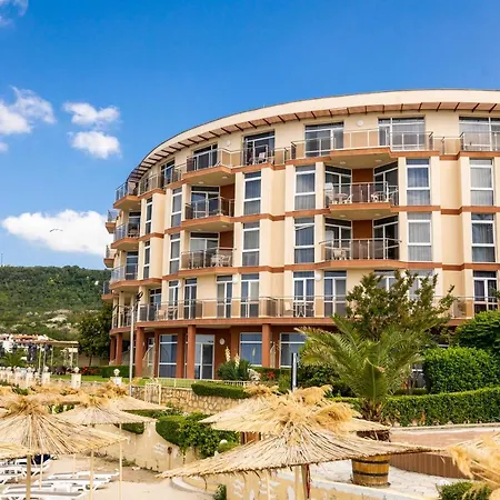 Royal Bay מלון בלצ'יק