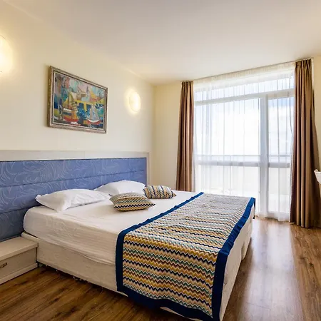 מלון Royal Bay בלצ'יק