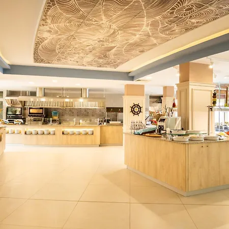 Royal Bay Otel 4*