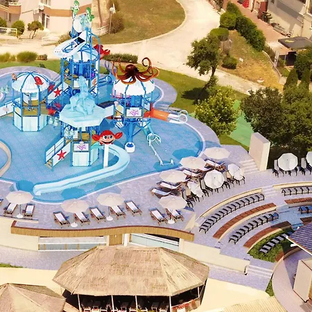 Royal Bay & Aqua Park Szálloda 4*