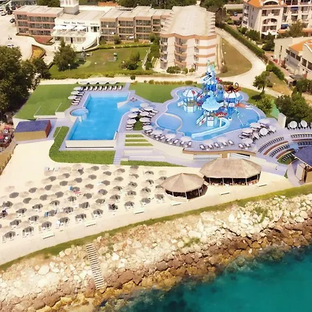 Royal Bay & Aqua Park 4*