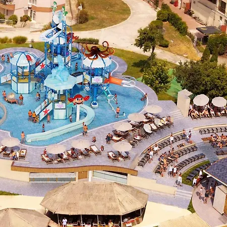 Royal Bay & Aqua Park Hotel 4*
