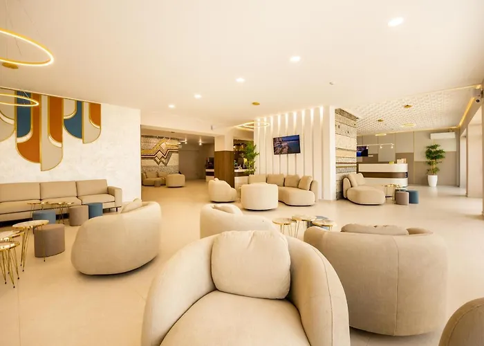 Royal Bay & Aqua Park Hotel