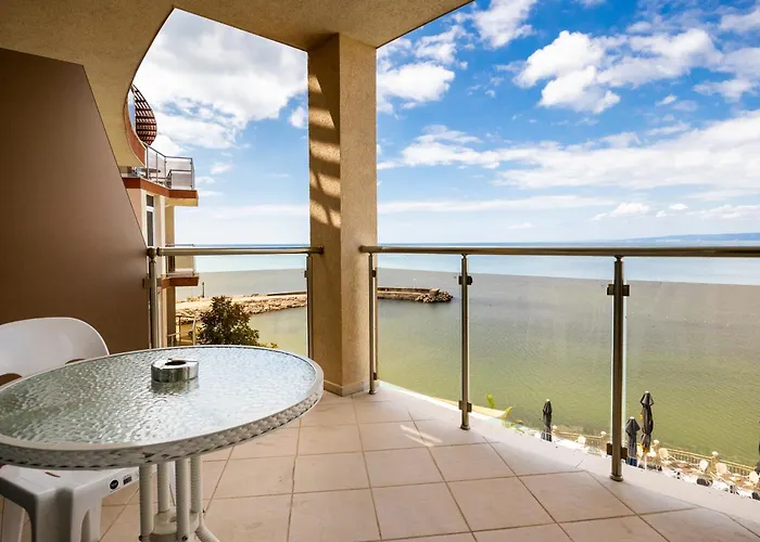 Royal Bay & Aqua Park Hotel 4*