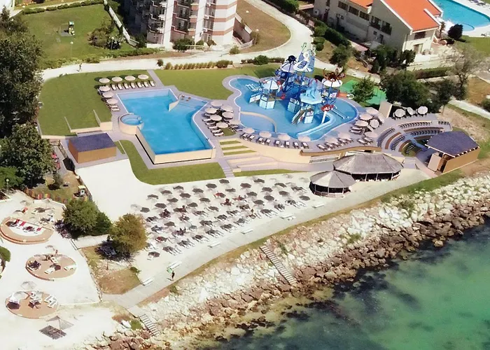 Royal Bay & Aqua Park Hotel