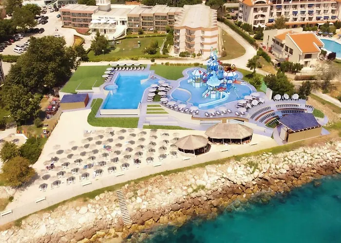 Royal Bay & Aqua Park 4*